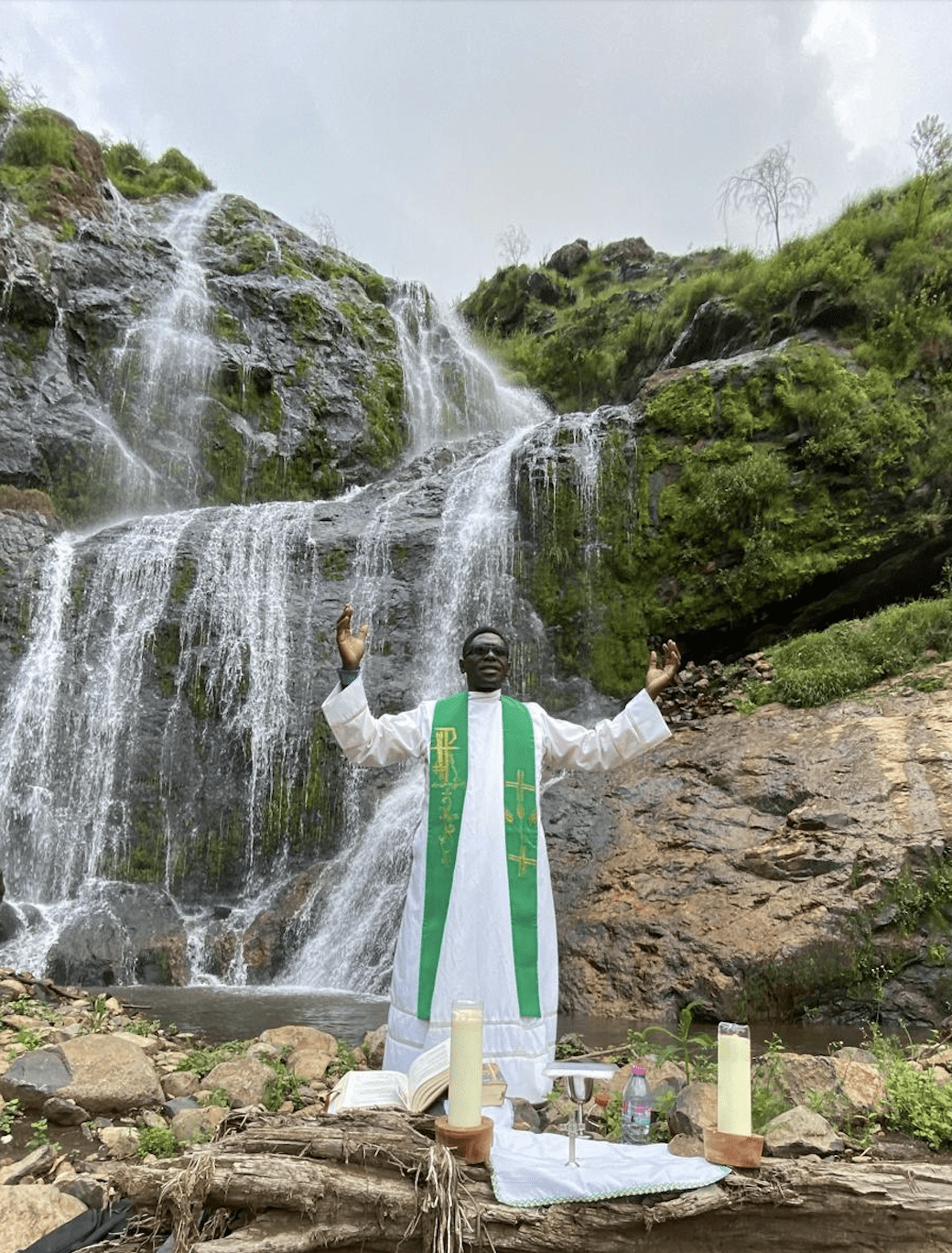 l’honorable père Mamert, qui célébra notamment la messe à la cascade